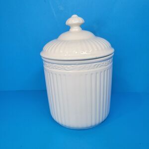 Mikasa Italian Countryside DP900 White 7 1/8  Medium Cannister & Lid EC
